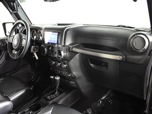 Used 2018 Jeep Wrangler Unlimited Sport AWD/4WD image 31