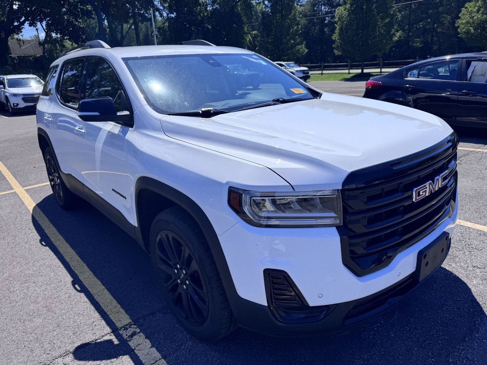 Used 2022 GMC Acadia SLE w/ Driver Convenience Package AWD/4WD image 3