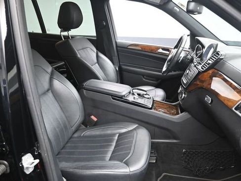 Used 2017 Mercedes-Benz GLS 450 4MATIC image 30