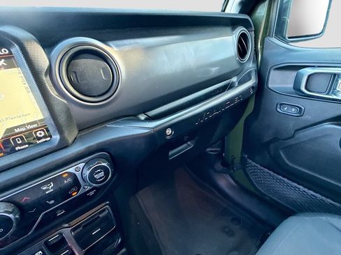 Used 2023 Jeep Wrangler Unlimited w/ Sun & Screen Package AWD/4WD image 24