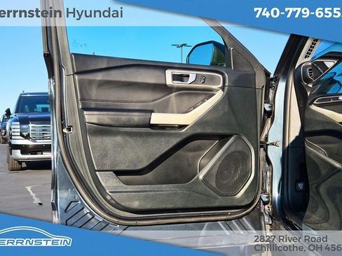 Used 2023 Ford Explorer XLT image 16