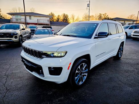 Used 2025 Jeep Grand Cherokee L Overland w/ Luxury Tech Group IV image 10