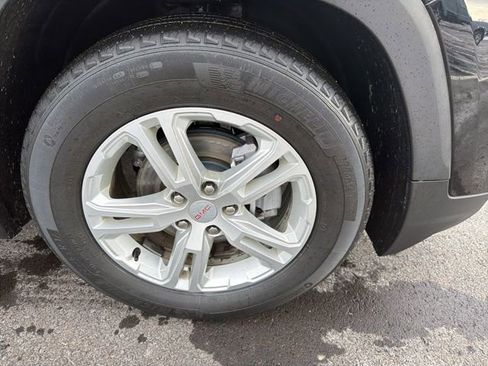 Used 2024 GMC Terrain SLE image 9