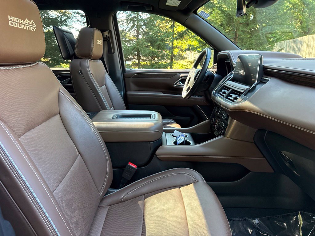 Used 2023 Chevrolet Tahoe High Country AWD/4WD image 15