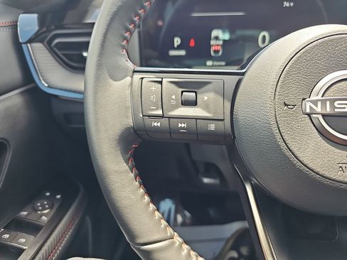 Used 2025 Nissan Kicks SR FWD image 21