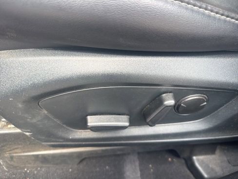 Used 2023 Ford Explorer XLT w/ Equipment Group 202A image 19