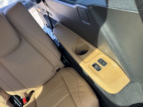 New 2026 Mercedes-Benz GLS 450 4MATIC image 32