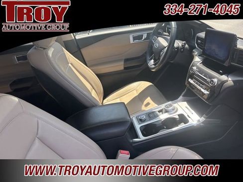 Used 2020 Ford Explorer XLT w/ Equipment Group 202A AWD/4WD image 34