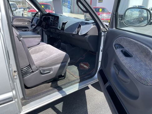 Used 2001 Dodge Ram 2500 Truck 2WD Quad Cab image 25