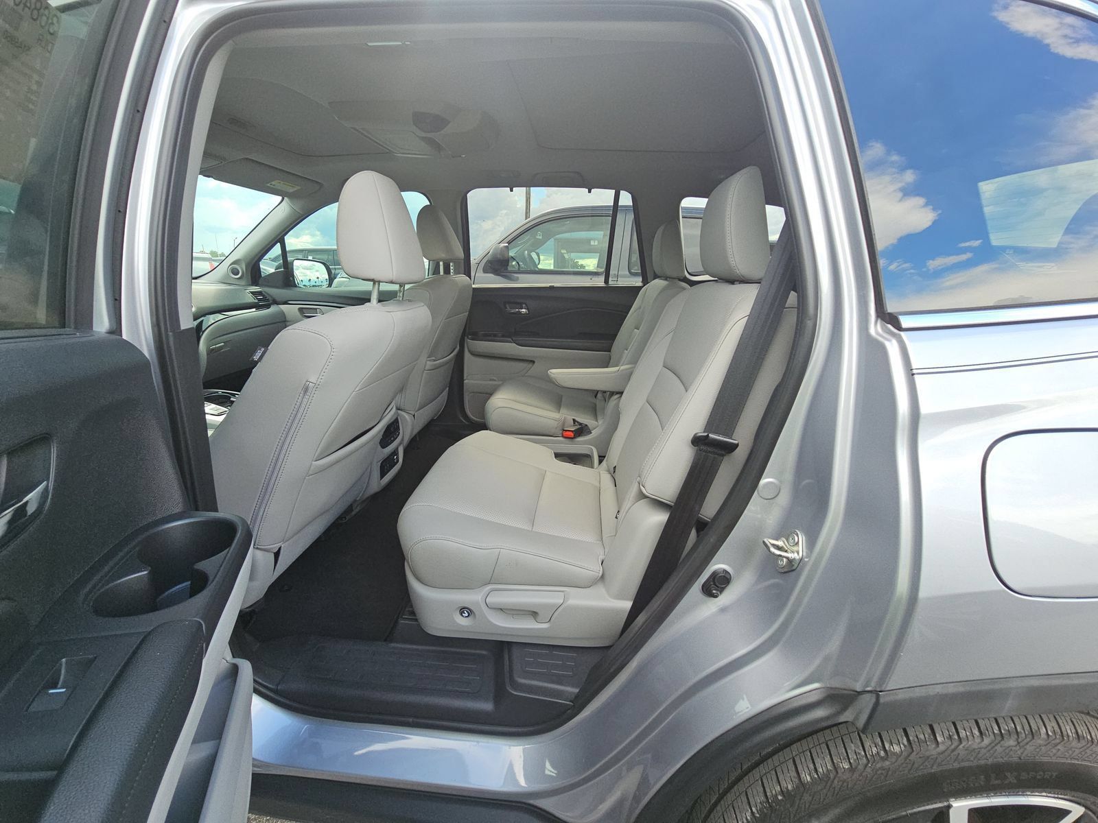 Used 2019 Honda Pilot Elite image 14