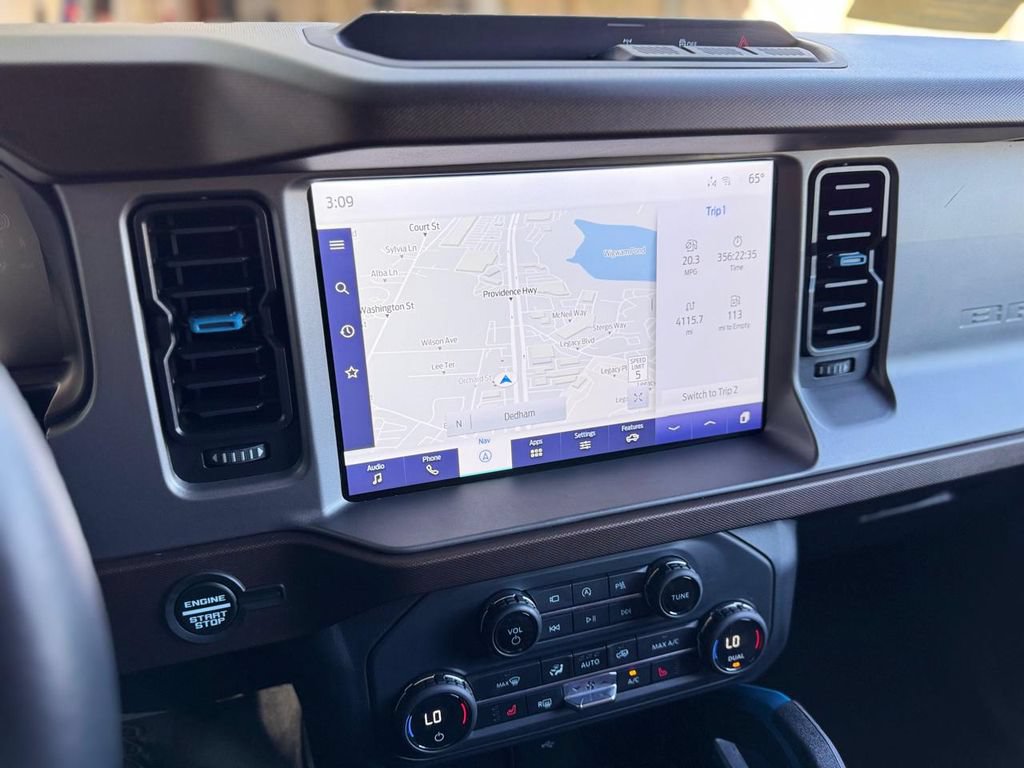 Used 2023 Ford Bronco Outer Banks AWD/4WD image 17
