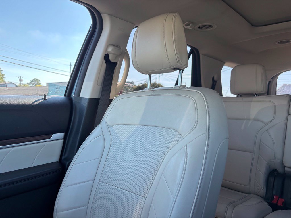 Used 2019 Ford Explorer Limited w/ Limited Luxury Package FWD image 46