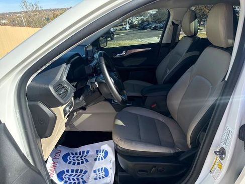 Certified 2022 Ford Escape Titanium w/ Class II Trailer Tow Package image 11