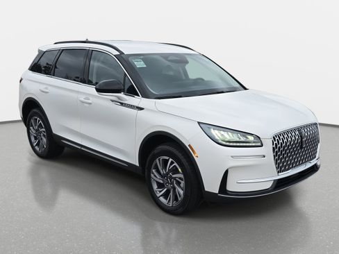 New 2026 Lincoln Corsair Premiere image 3