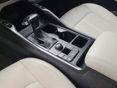 Used 2024 Kia Sorento S w/ Panoramic Sunroof Package FWD image 26