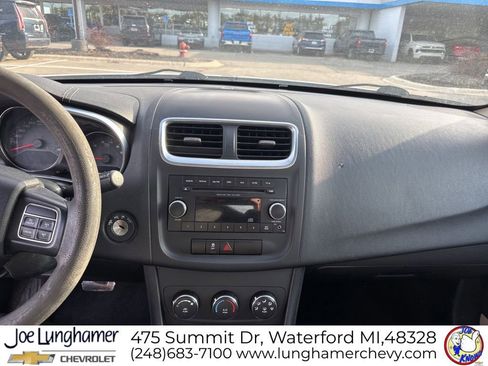 Used 2013 Dodge Avenger SE image 15