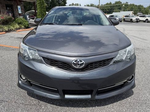 Used 2014 Toyota Camry SE w/ Leather Package FWD image 4