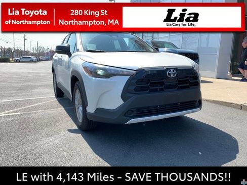 Used 2026 Toyota Corolla Cross LE image 1
