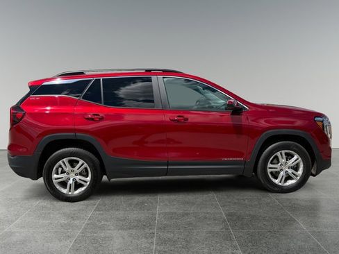 Used 2022 GMC Terrain SLE w/ Driver Convenience Package AWD/4WD image 6