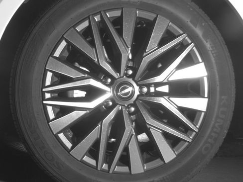 Used 2025 Nissan Altima 2.5 SV FWD image 12