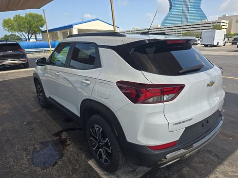 Used 2021 Chevrolet TrailBlazer ACTIV w/ Sun and Liftgate Package FWD image 6