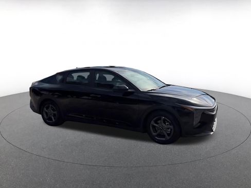 Used 2025 Kia K4 LXS image 2