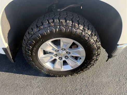 Used 2022 Chevrolet Silverado 1500 LT image 8