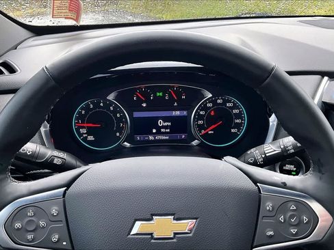 Used 2023 Chevrolet Traverse LT FWD image 18