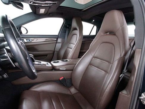 Used 2017 Porsche Panamera 4 image 19