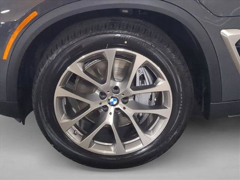 New 2026 BMW X5 xDrive50e w/ Premium Package image 10