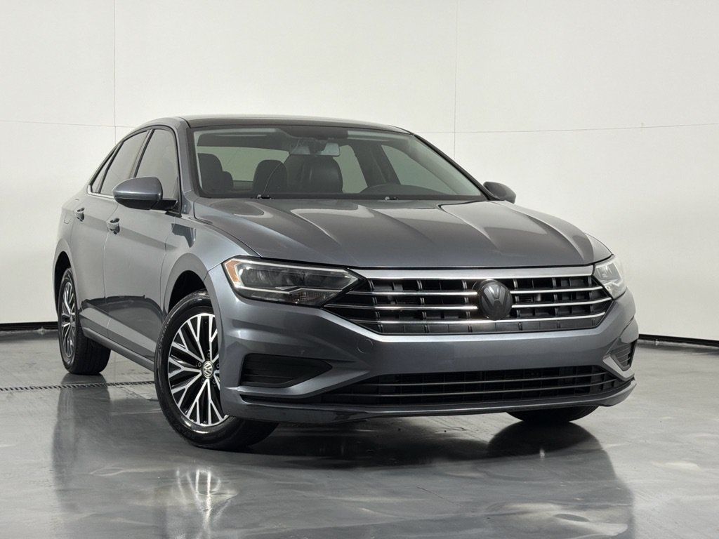 Used 2019 Volkswagen Jetta SE w/ Cold Weather Package FWD image 2
