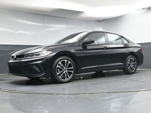 Used 2025 Volkswagen Jetta Sport FWD image 20