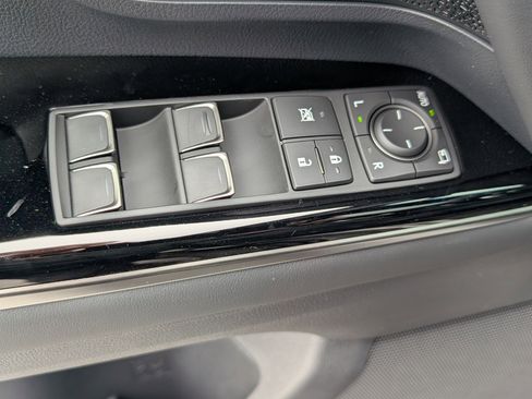 New 2026 Lexus LX 600 4WD w/ Luxury Package image 18