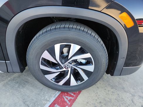 New 2026 Volkswagen Tiguan S image 9