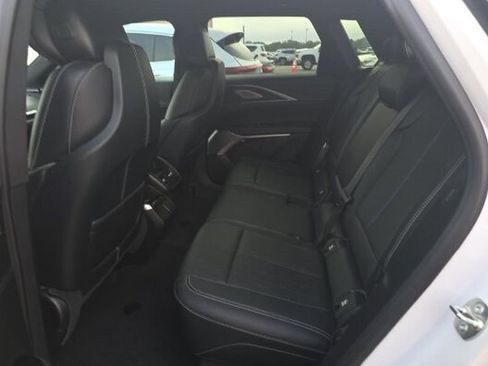 Used 2024 Cadillac Lyriq Sport RWD image 5