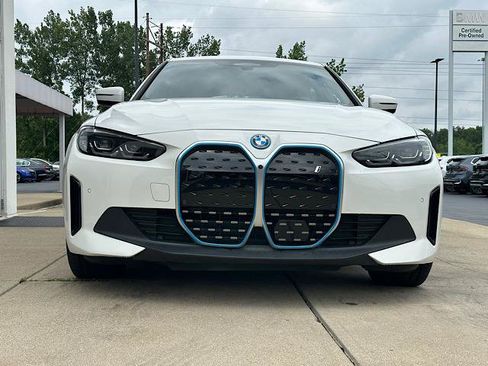 Used 2023 BMW i4 eDrive35 RWD image 2
