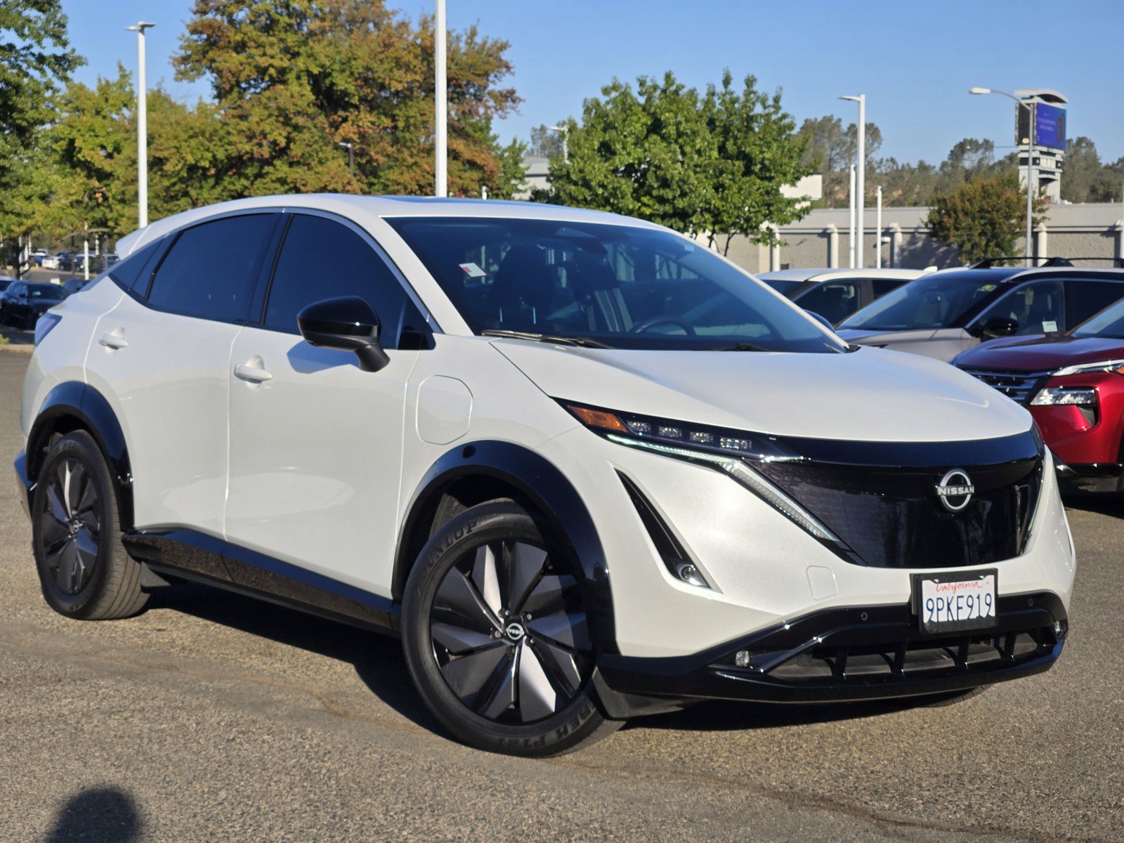 Used 2024 Nissan Ariya FWD image 1
