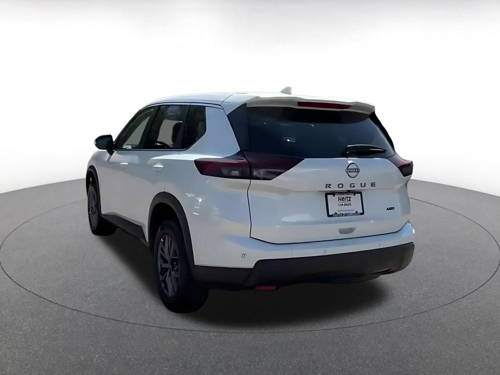 Used 2026 Nissan Rogue SV AWD/4WD image 10