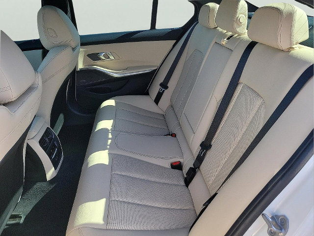 Used 2026 BMW 330i Sedan w/ Premium Package RWD image 16