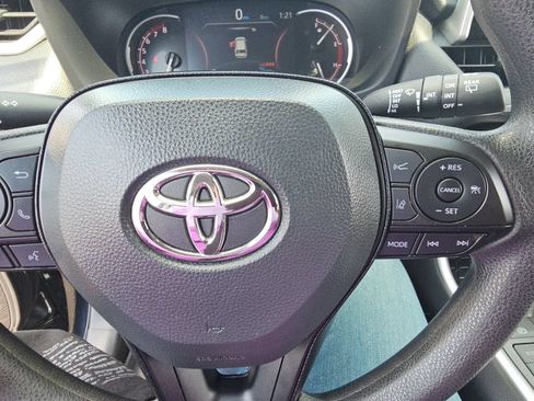 Certified 2025 Toyota RAV4 XLE AWD/4WD image 12