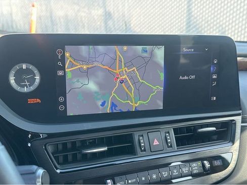 Used 2022 Lexus ES 300h w/ Premium Package image 8