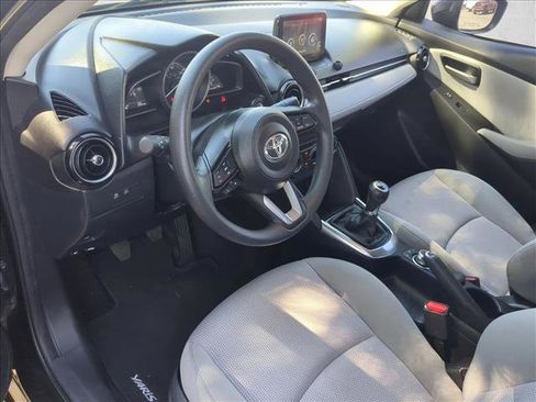 Used 2019 Toyota Yaris LE image 10