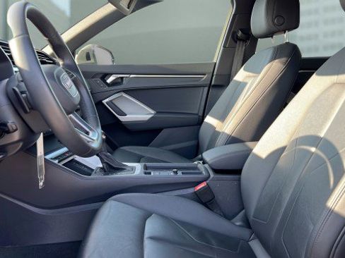 Used 2025 Audi Q3 2.0T Premium image 19