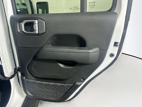 Used 2022 Jeep Wrangler Sahara w/ Cold Weather Group image 30