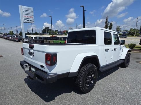 New 2025 Jeep Gladiator Sport image 3