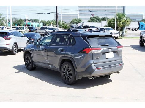 Used 2019 Toyota RAV4 Limited FWD image 4