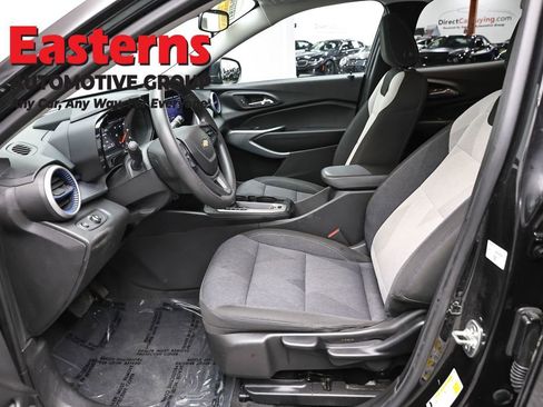Used 2024 Chevrolet Trax LS FWD image 13
