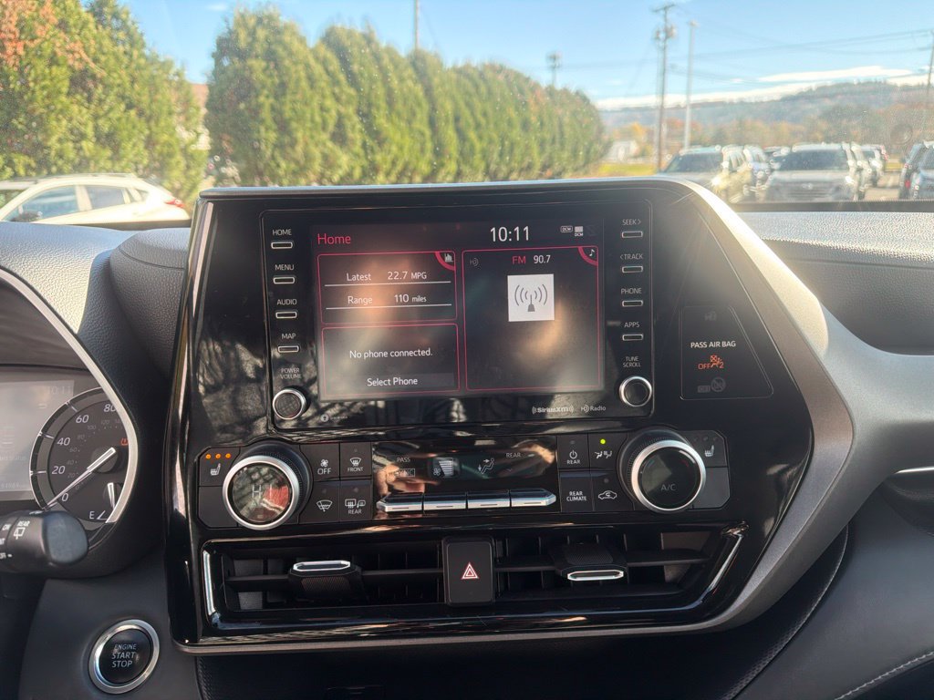 Used 2021 Toyota Highlander XLE AWD/4WD image 15