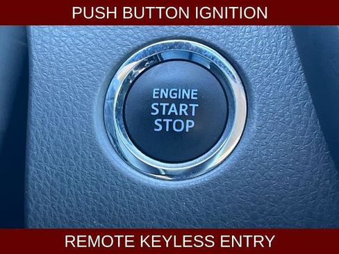 Used 2018 Toyota Camry SE w/ Convenience Package FWD image 7