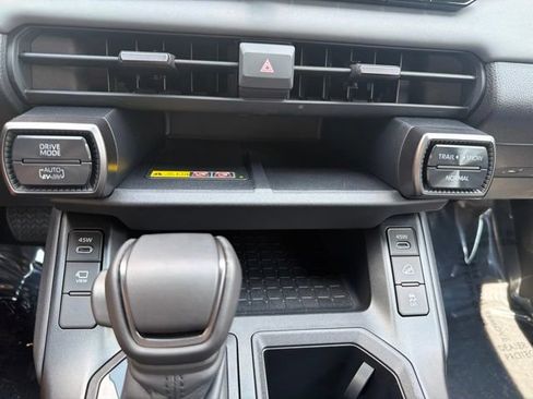 Used 2026 Toyota RAV4 XSE AWD/4WD image 17